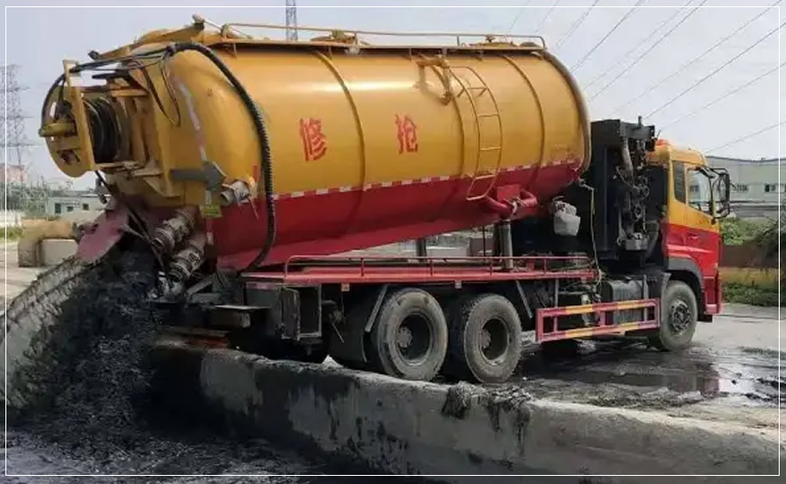 翁牛特沉淀池清理案例
